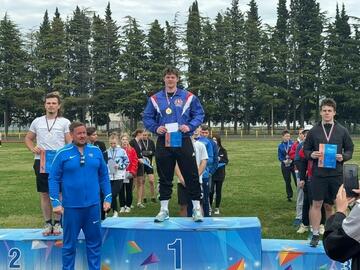 Артем Коренюк стал победителем Всероссийских соревнований и  установил новый рекорд Свердловской области в толкании ядра